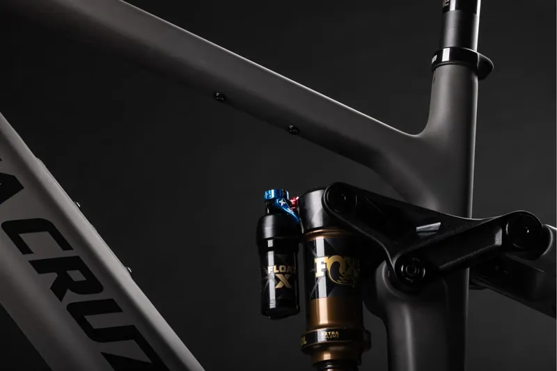 Santa Cruz MY27 Vala Lite XT Di2 RSV - Matte Carbon-1
