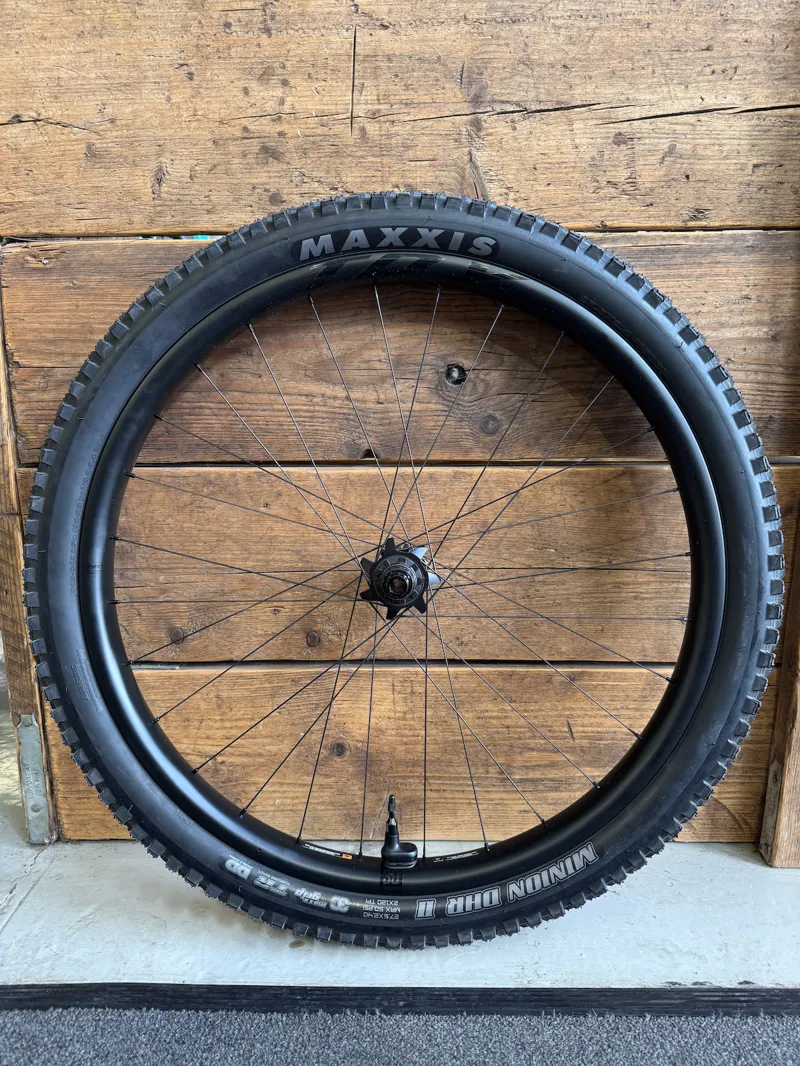 Giant TRX Carbon Wheels - MX - XD Driver - 6 Bolt-1